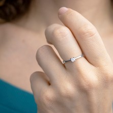 GIBYJEWEL V  Kare Tırnak 925 Ayar Gümüş Tektaş Yüzük- 3 mm