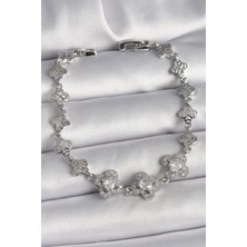 Clariss Pirinç Gümüş Renk Zirkon Taşlı Yonca Model Kadın Bileklik