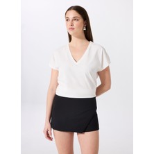 Kırık Beyaz Kadın Relaxed Nakışlı T-Shirt FC5SL-TST0203