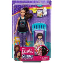 Barbie FHY97 Barbie Bebek Bakıcısı Bebeği ve Aksesuarları Oyun Seti