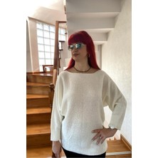Krem Kayık Yaka Oversize Triko Kazak