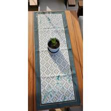 Another Style Taş Baskılı Parlak Zambak Desenli Runner ve Kırlent Kılıfı Takımı