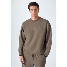 Grimelange PLEMON Erkek Bisiklet Yaka Uzun Kol Baskı Detaylı Oversize Koyu Kahverengi Sweatshirt