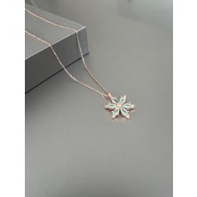 Zeta Jewel Kamelya Çiçeği Gümüş Kolye