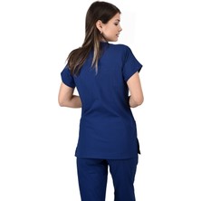 Moriki İndigo Likralı Scrub Takımı – Esnek, Rahat ve Şık Doktor & Hemşire Forması
