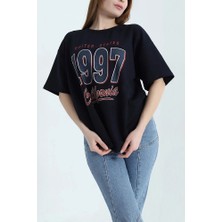 Caliente Bisiklet Yaka 1997 Baskılı Oversize Kalın Dokulu Pamuklu T-Shirt