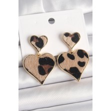 Clariss Pirinç Gold Renk Sallantı Leopar Kalp Model Kadın Küpe