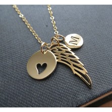 Has Altın Kaplama M Baş Harfli Plaka Üzerinde Kalp ve Melek Kanatlı 925K Kolye