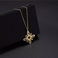 925 Ayar Gümüş Çiçek Model Kolye