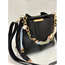 Sobrio Shop Kadın Orta Boy Ayarlanabilir Omuzdan Askılı Çapraz Çanta Kurdeleli Zincir 30X20 cm