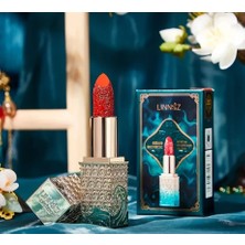 LINNSZ KIRMIZI DESENLİ MAT RUJ – ŞIKLIK VE ÇEKİCİLİĞİN BİR ARADA! 💄
