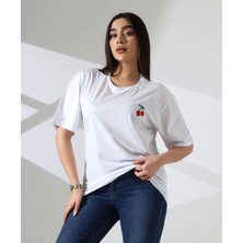 Kiraz Işlemeli Tişört
