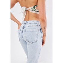 Kadin Açık Mavi Paça Detaylı Yüksek Bel Straight Fit Denim Pantolon