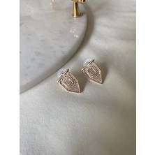 Serenay Zirkon Taşlı Minimal Küpe