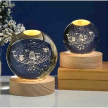 Wolawood Kristal Cam Kar Küresi 3D Işıklı LED Lamba USB Kablolu Ahşap Standlı Özel Gün Işığı Dekoratif Hediyelik Konsept Masaüstü Aksesuar Şık Zarif Süs Biblo Dekor Top Özel Üretim Premium Ay Küre Seti