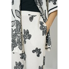 Kadın Bej Rengi Çicek Desenli Nakış Işlemeli Sabahlıklı Cepli 3'lü Pijama Takımı