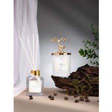 Geyik Başlıklı Gold Detaylı Çubuklu Oda Kokusu 100 ml ve Beyaz Bardak  Mum Seti
