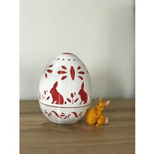 3D Yazıcı ile Üretilmiş Kırmızı ve Beyaz Yumurta Şeklinde Şekerlik (Bayram Şekerliği Olarak Kullanılabilir) - Yanında Küçük Tavşan Dekoru ile (Boyut: 11X11X14 Cm)