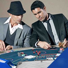 Wolawood Profesyonel Poker Seti – 300 Çipli, Metal Çantalı, 2 Deste Iskambil Kağıtlı, Zarlı, Özel Üretim Lüks Casino ve Texas Hold’em Oyun Takımı Vıp Seri