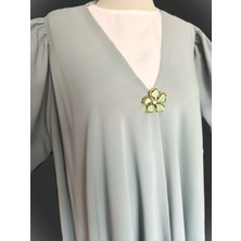 Broş Detaylı Çağla Yeşili Abaya, Abai, Her Adımda Zarafet