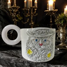 Bonita BonLuxe 3D Kabartmalı El Emeği Göz Nuru Özel Tasarım Kısa Şapkalı Gotik Kedi Seramik Mug 200 Ml Hediye Paketi Yapılır