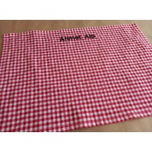 Mav Design 🔴 Kırmızı Renk ve İsim Nakışlı Beslenme Örtüsü 35x50 Silinmez Bozulmaz(2ADET)🎒✨