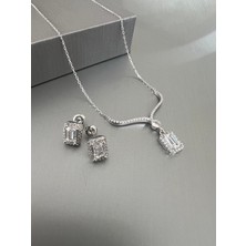 Zeta Jewel Çoklu Baget Taşlı Üçlü Set (Kolye-Küpe-Bileklik)
