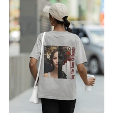 Terzili Giyin Kadın Oversize Sanatsal Baskılı Tişört – Say The Tame Of Beauty