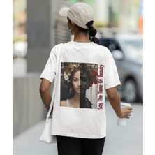 Kadın Oversize Sanatsal Baskılı Tişört – Say The Tame Of Beauty