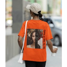Terzili Giyin Kadın Oversize Sanatsal Baskılı Tişört – Say The Tame Of Beauty