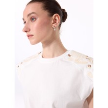 Fabrika Comfort Bisiklet Yaka Nakışlı Kırık Beyaz Kadın T-Shirt FC5SL-TST0122