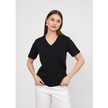 Ay Moda Collection Regular Fit V Yaka Kadın T-Shirt