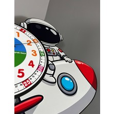 Karbonsoft Sevimli Astronot Montessori Çocuk Odası Eğitici Ahşap Duvar Saati - Sessiz Mekanizma, Şık Tasarım
