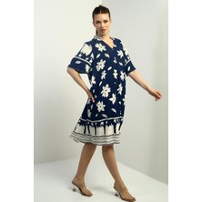 By Saygı Kadın Çiçek Desenli Cepli Oversize Kısa Elbise
