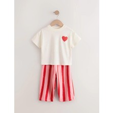 Magu Kız Çocuk Pamuklu Ekru Tişört & Kırmızı Çizgili Şort Takımı - Kalp Desenli