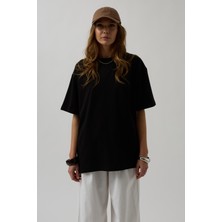 Etek Ucu Baskili Siyah T-Shirt