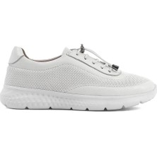 Celal Gültekin Kadın Beyaz Bağcıklı Kalın Tabanlı Deri Sneaker