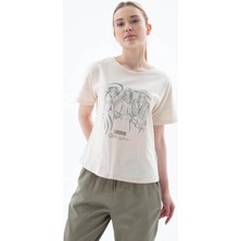 Fashion Friends Baskılı %100 Pamuklu Bej Kadın T-Shirt 25Y0077K1