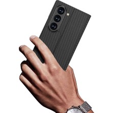 Zore Galaxy Z Fold 6 Kılıf Karbon Fiber Tasarımlı Magnetik Tokalı Kartlıklı Zore Kıpta Zegna Kapak-Siyah