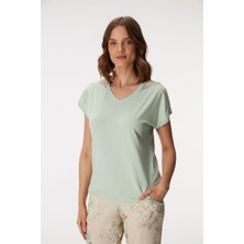 Kadın Mint Rengi V Yaka Omuz Dantel Detaylı Alt Kısmı Çicek Desenli Pijama Takımı