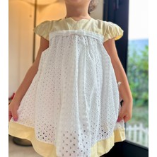 Kız Bebek Sarı Broderie Elbise – Fiyonklu ve Zarif Tasarım!