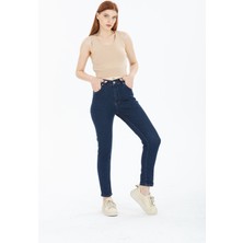 Kadın Mavi Yüksek Bel Yumuşak Dokunuşlu Rahat Kesim Mom Jeans Kot Pantolon