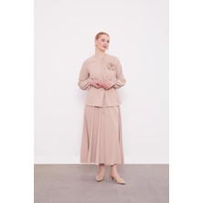 Lêvi D'or Koyu Bej Yaka Gül Detaylı Etek Takım