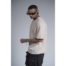 Kabartma Baskılı Garni Detaylı Reglan Kol Oversize Kalıp Unisex Tişört