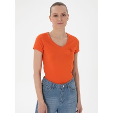 U.s. Polo Assn. V Yaka Nar Çiçeği Kadın T-Shirt TV0125