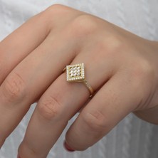 Alyansevim Dik Kare Baget Taşlı Gümüş Yüzük