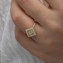 Alyansevim Dik Kare Baget Taşlı Gümüş Yüzük