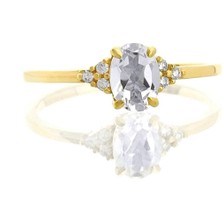 White Topaz Oval Tektaş Pırlanta Yüzük