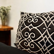 Q Collection Siyah Beyaz Klasik Desenli Dekoratif Kırlent Kılıfı - 45 x 45  cm