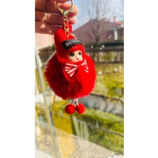 Peluş Örgü Şapkalı Anahtarlık, Papyonlu, Ponpon Ayaklı, Tüylü Kız Figürü Kırmızı Anahtarlık